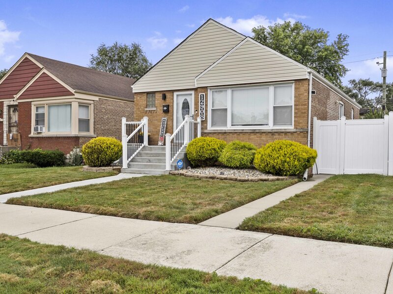 12908 S Parnell Avenue Chicago IL 60628