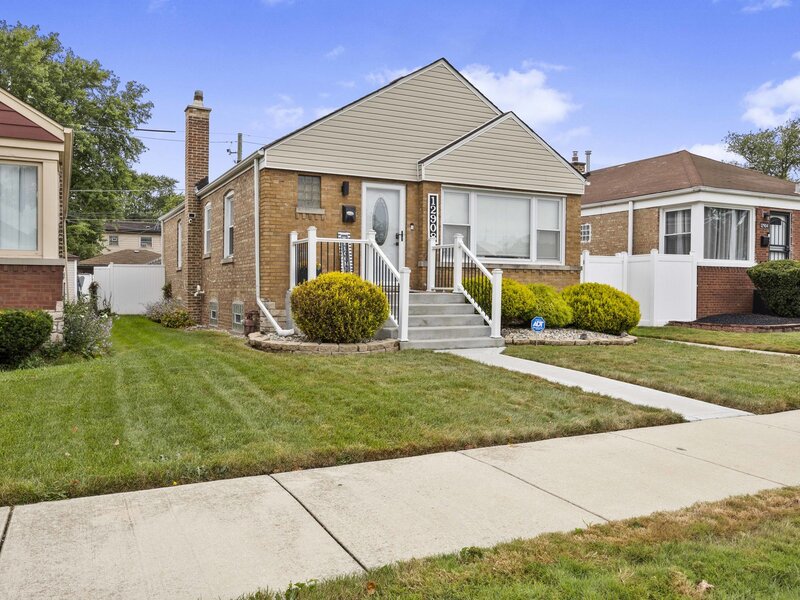 12908 S Parnell Avenue Chicago IL 60628