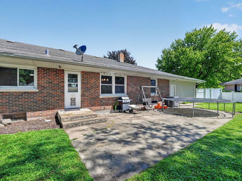 2230 N 1st Street Dekalb IL 60115