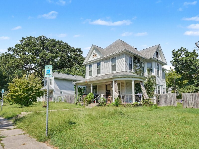 634 E 13th Street Davenport IA 52803