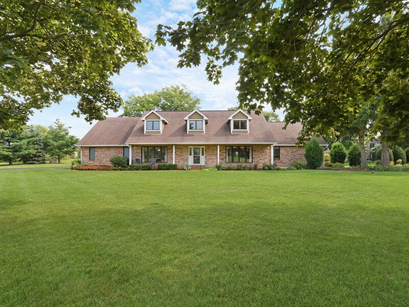 2 Essex Court Hawthorn Woods IL 60047