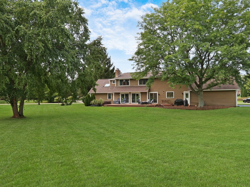 2 Essex Court Hawthorn Woods IL 60047