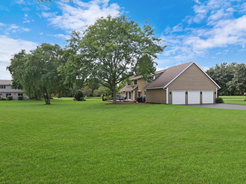 2 Essex Court Hawthorn Woods IL 60047