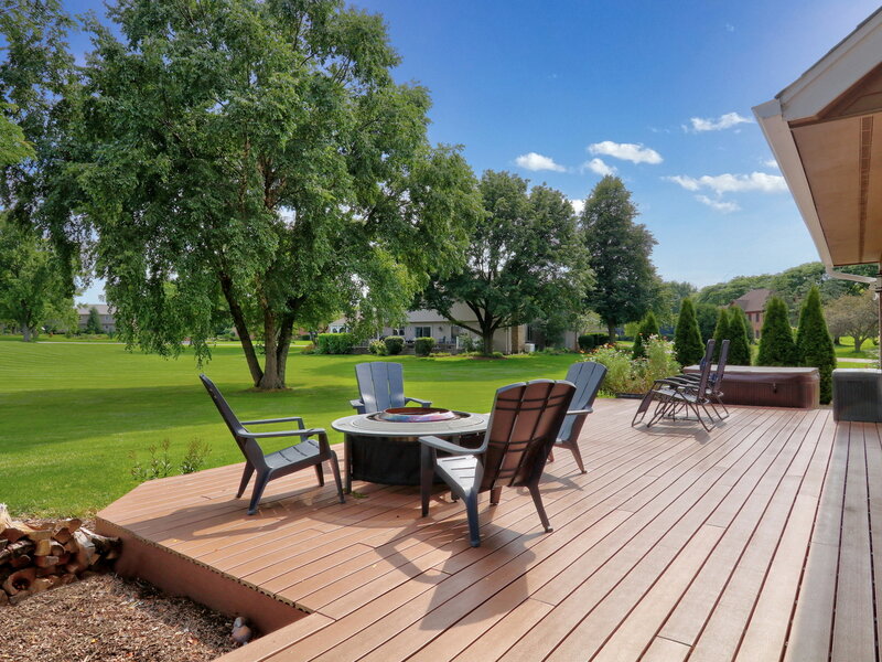 2 Essex Court Hawthorn Woods IL 60047