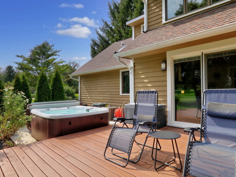 2 Essex Court Hawthorn Woods IL 60047