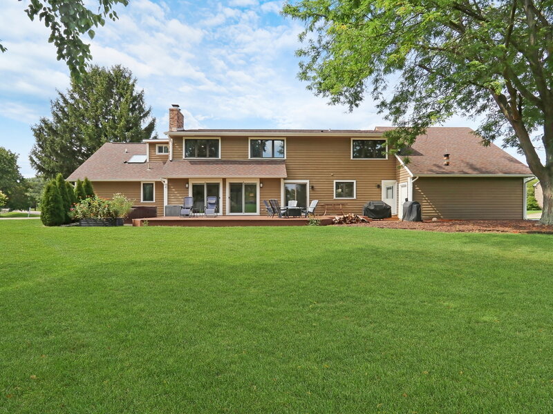 2 Essex Court Hawthorn Woods IL 60047