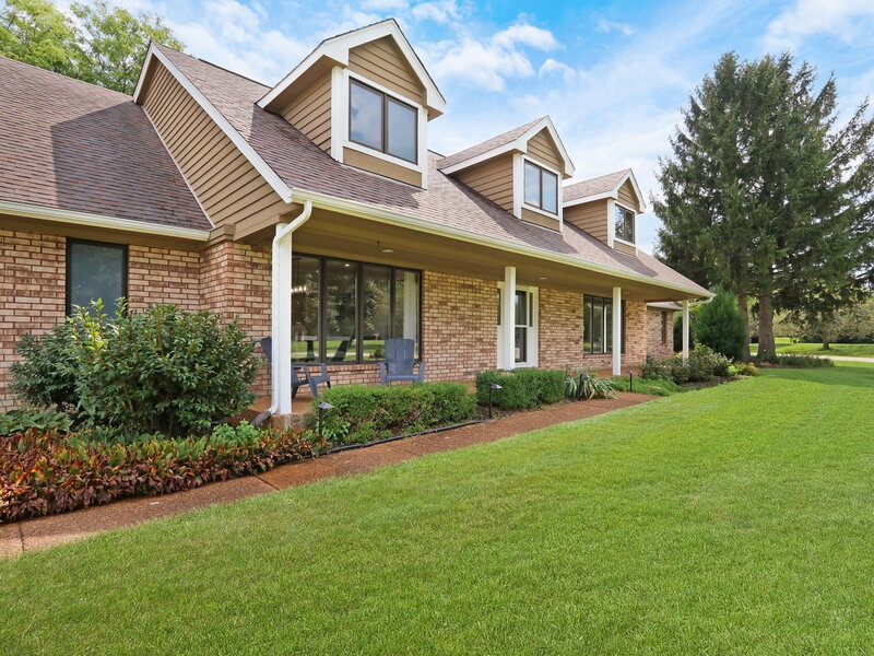 2 Essex Court Hawthorn Woods IL 60047