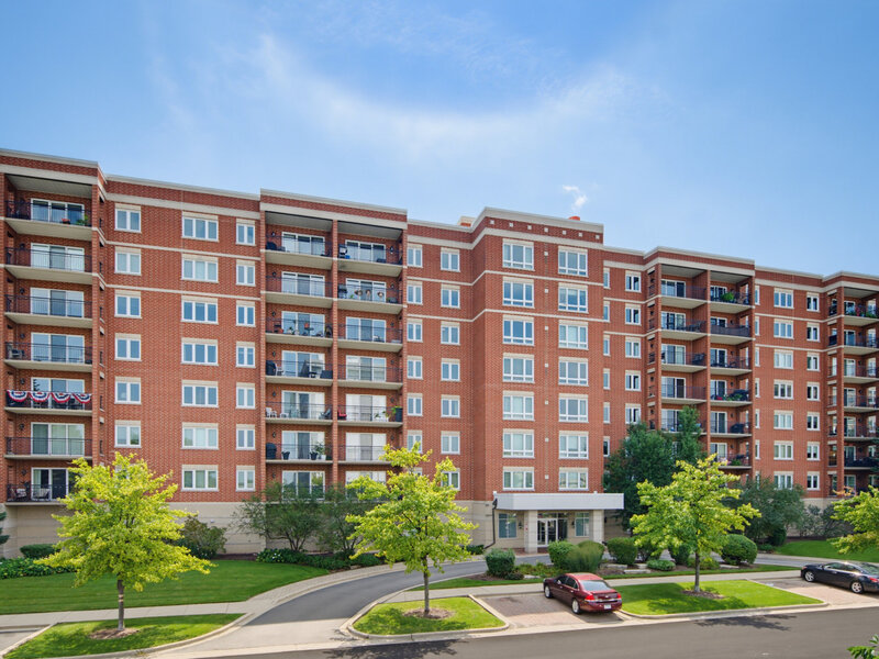 5555 N Cumberland Avenue Chicago IL 60656