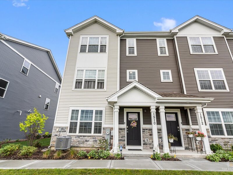 1510 Sequoia Way Pingree Grove IL 60140