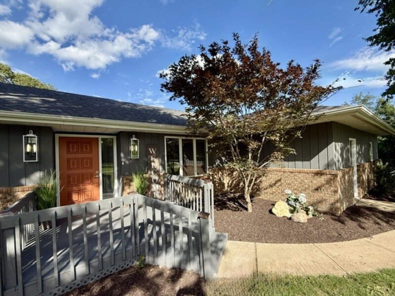 1108 Pearl Drive Mahomet IL 61853