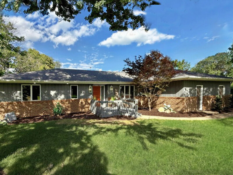 1108 Pearl Drive Mahomet IL 61853