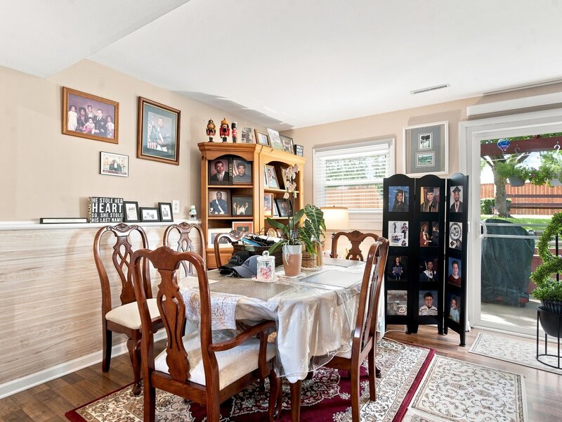 652 Sussex Lane Crystal Lake IL 60014