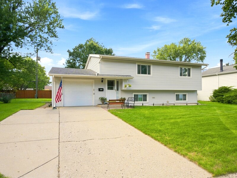 652 Sussex Lane Crystal Lake IL 60014