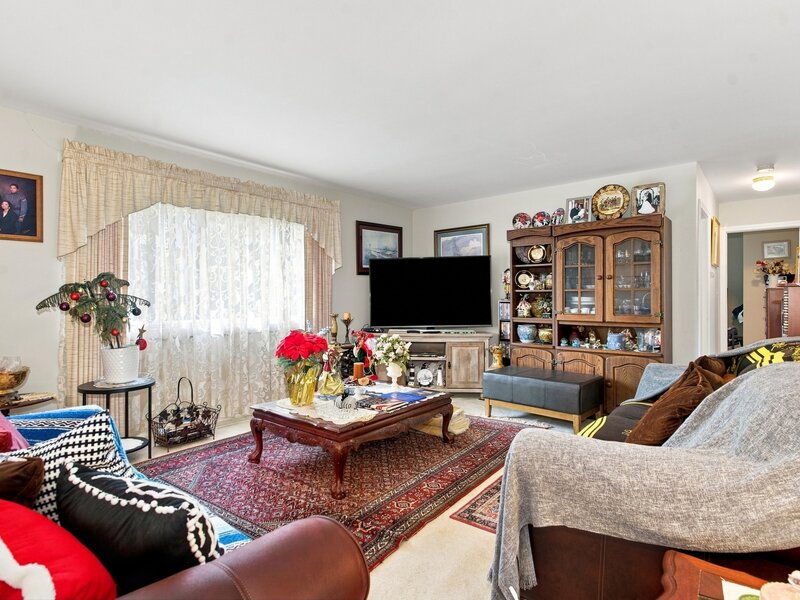 652 Sussex Lane Crystal Lake IL 60014