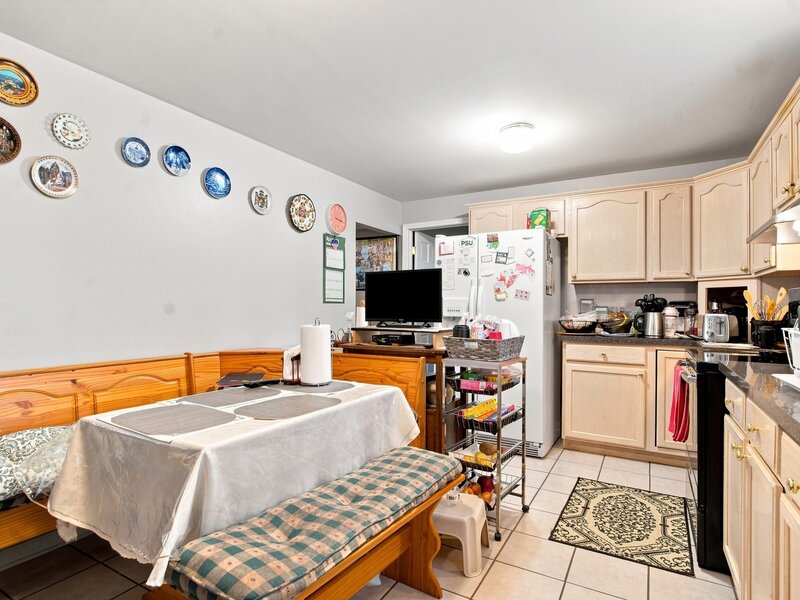 652 Sussex Lane Crystal Lake IL 60014