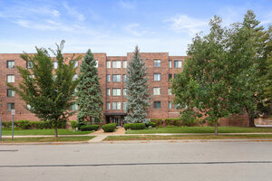Photo of 110 S Dunton Avenue Arlington Heights IL 60005 Unit 2F
