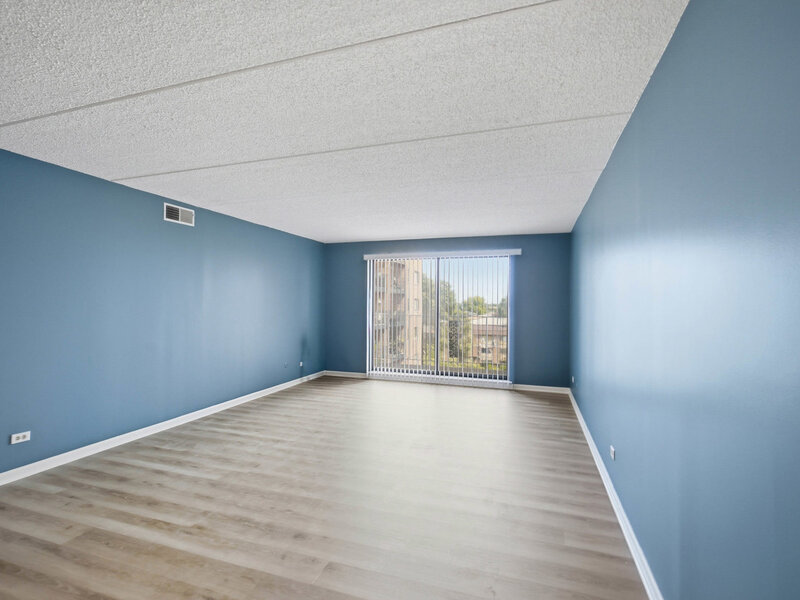 9357 Landings Lane Des Plaines IL 60016