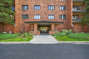 Photo of 9357 Landings Lane Des Plaines IL 60016 Unit 401