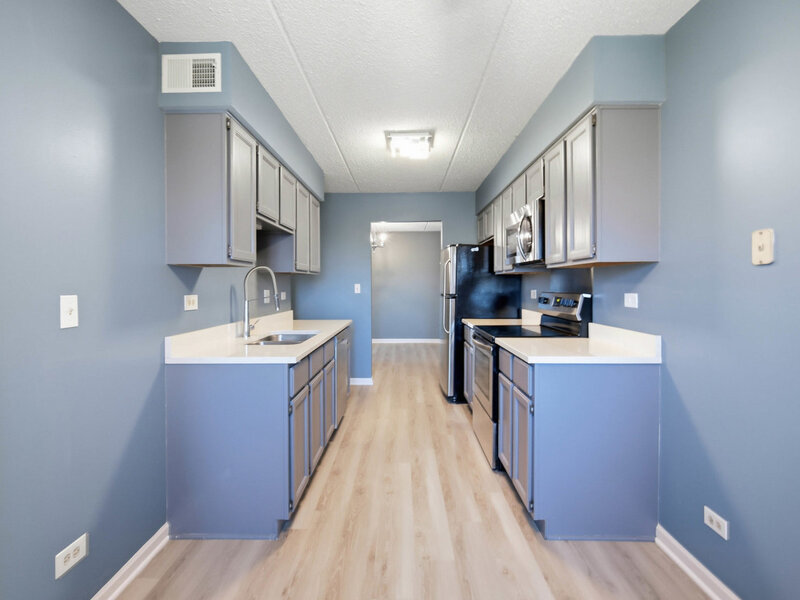 9357 Landings Lane Des Plaines IL 60016
