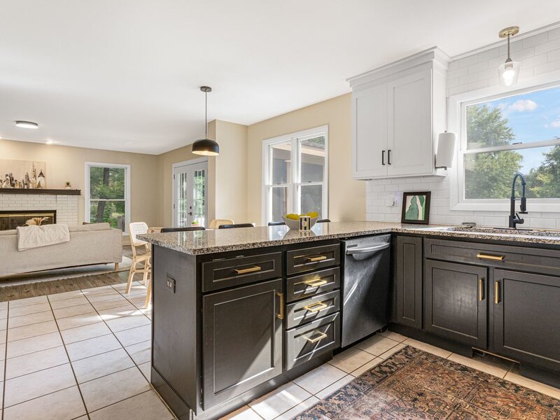 537 Apache Trail Lake Villa IL 60046