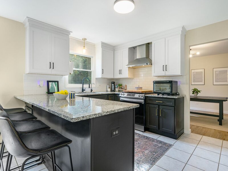 537 Apache Trail Lake Villa IL 60046