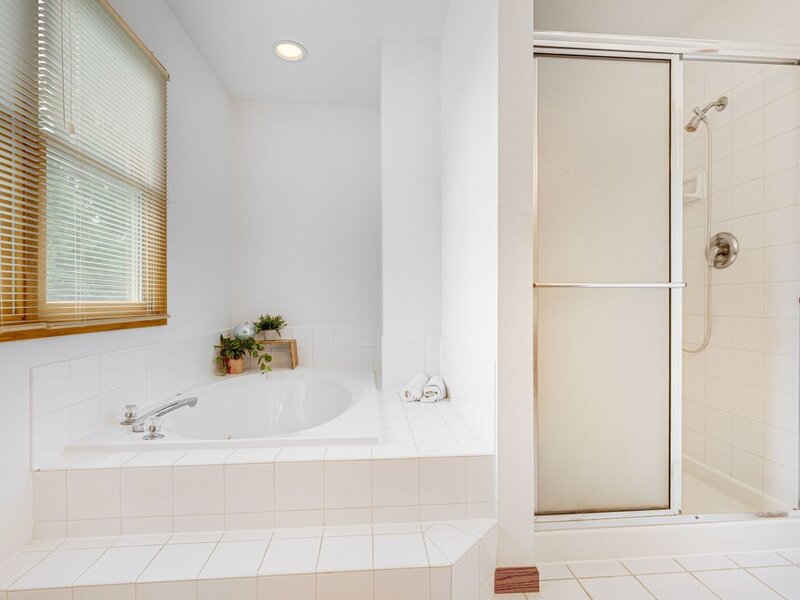 537 Apache Trail Lake Villa IL 60046