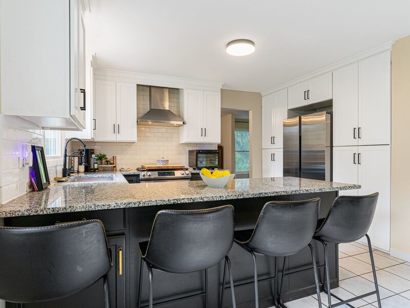 537 Apache Trail Lake Villa IL 60046
