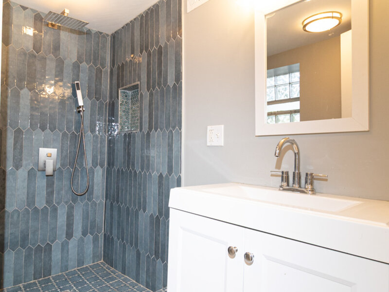 2050 E 73rd Street Chicago IL 60649