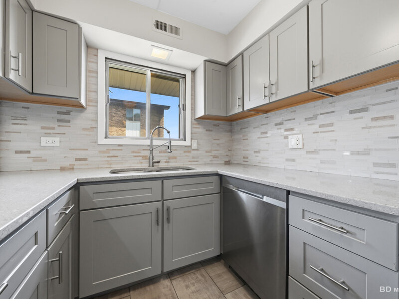 5237 James Lane Crestwood IL 60418
