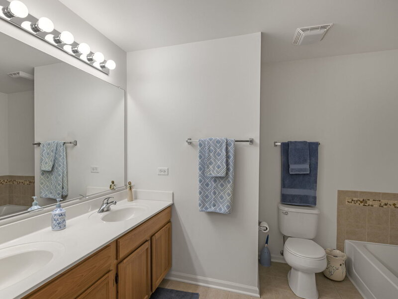 2702 Kendall Crossing Mchenry IL 60051