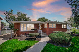 Photo of 17517 Shirley Drive Lansing IL 60438