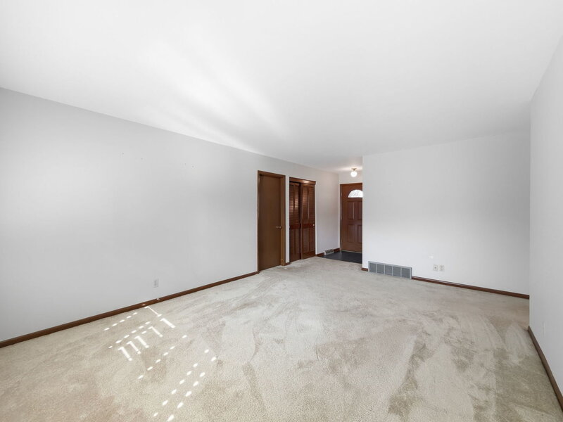 2136 Highland Drive Sycamore IL 60178