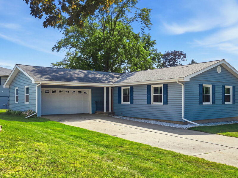 2136 Highland Drive Sycamore IL 60178