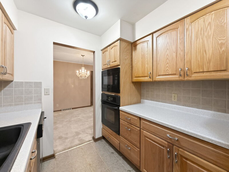 2136 Highland Drive Sycamore IL 60178