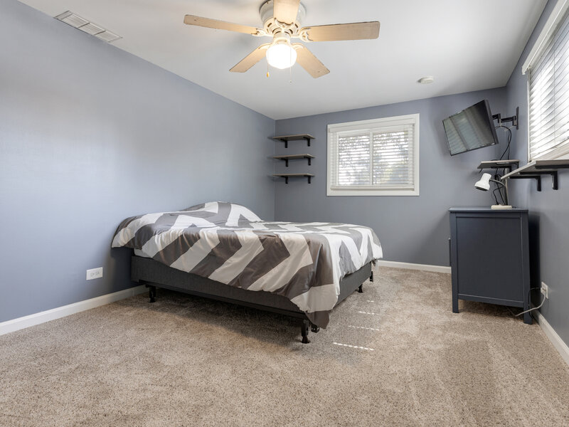 1552 Jobe Avenue St. Charles IL 60174