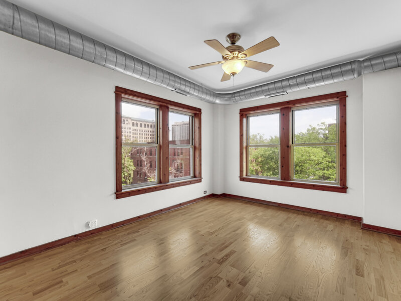 5400 S Harper Avenue Chicago IL 60615