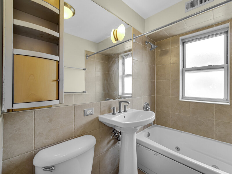 5400 S Harper Avenue Chicago IL 60615