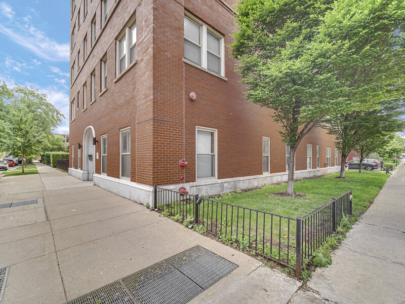 5400 S Harper Avenue Chicago IL 60615