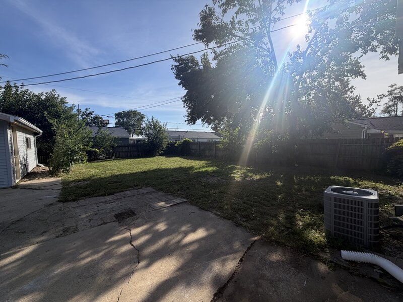 547 Redwood Road Bolingbrook IL 60440
