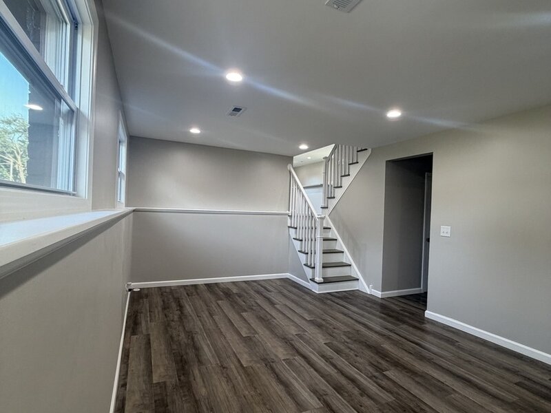 547 Redwood Road Bolingbrook IL 60440
