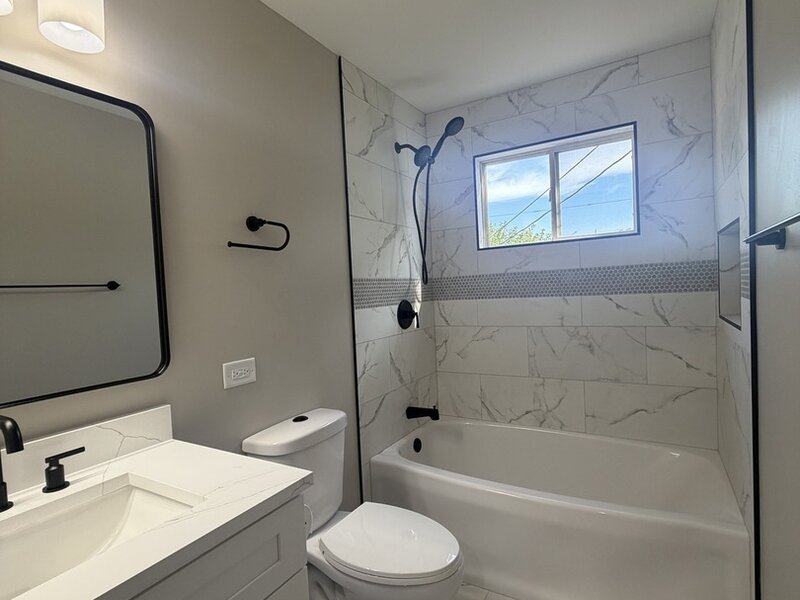 547 Redwood Road Bolingbrook IL 60440