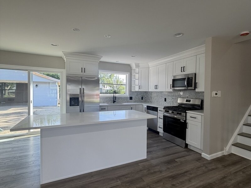 547 Redwood Road Bolingbrook IL 60440