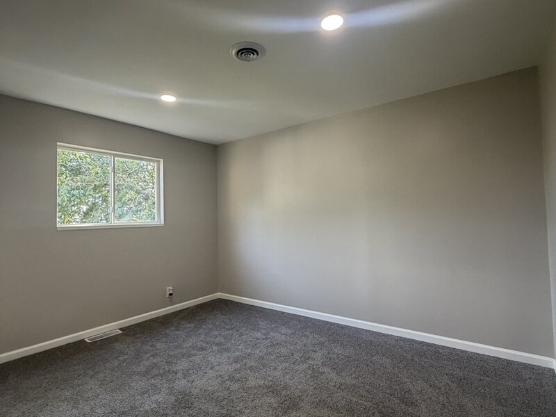 547 Redwood Road Bolingbrook IL 60440