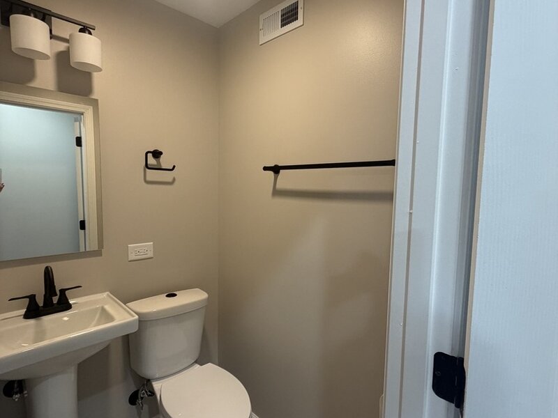 547 Redwood Road Bolingbrook IL 60440