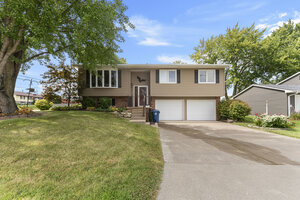 Photo of 2957 9 1/2 Street East Moline IL 61244