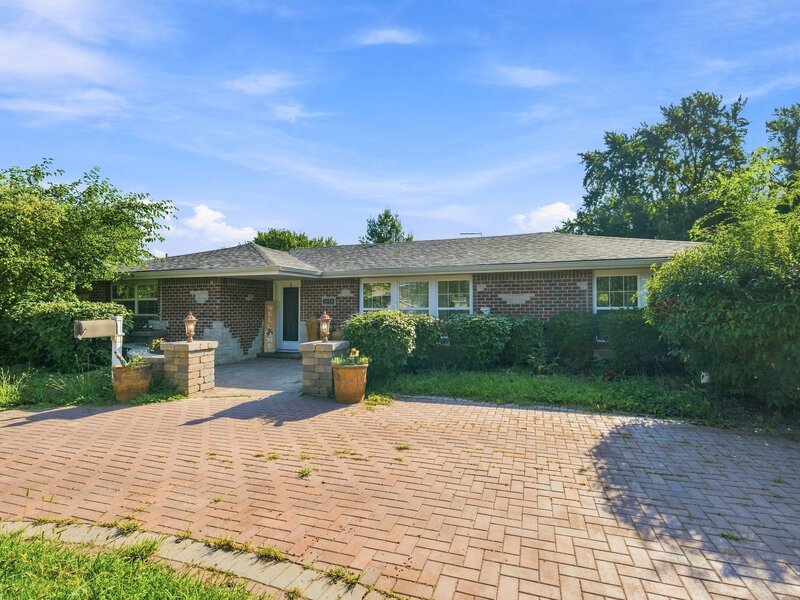 1124 Gael Drive Joliet IL 60435