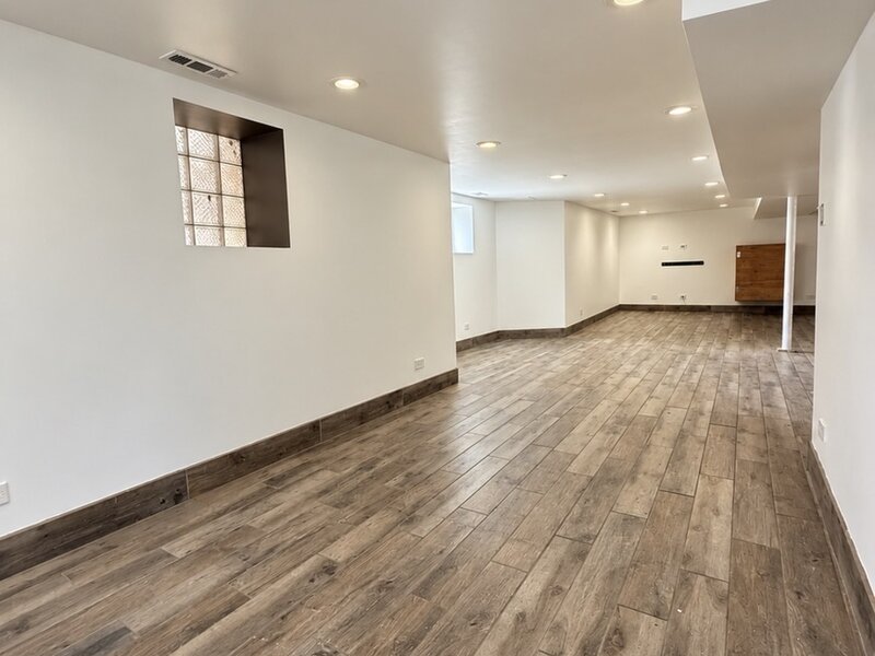 9601 S Winston Avenue Chicago IL 60643