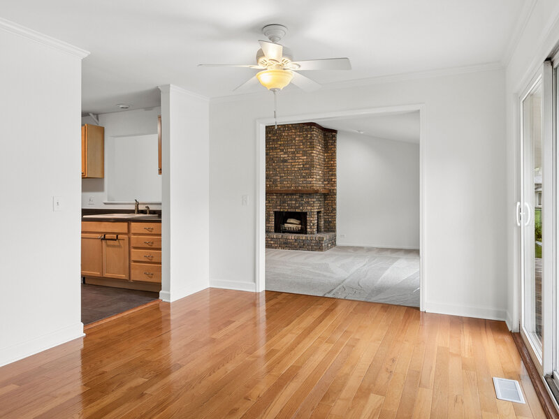 6930 Glenn Court Woodridge IL 60517