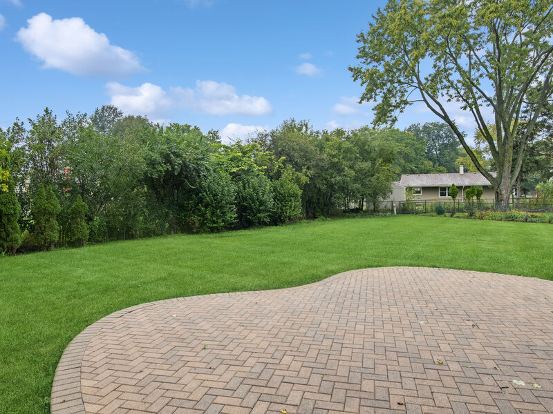 6930 Glenn Court Woodridge IL 60517