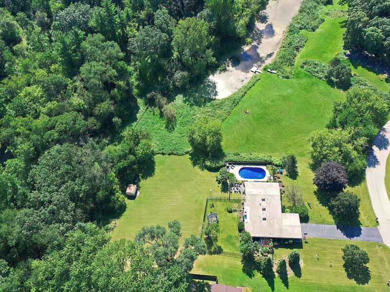 1402 Appaloosa Trail Mchenry IL 60051